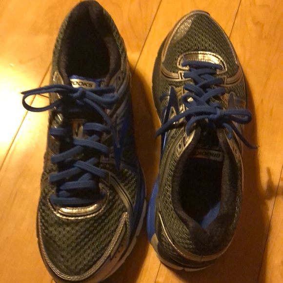 Brooks running shoes - Picture 3 of 3